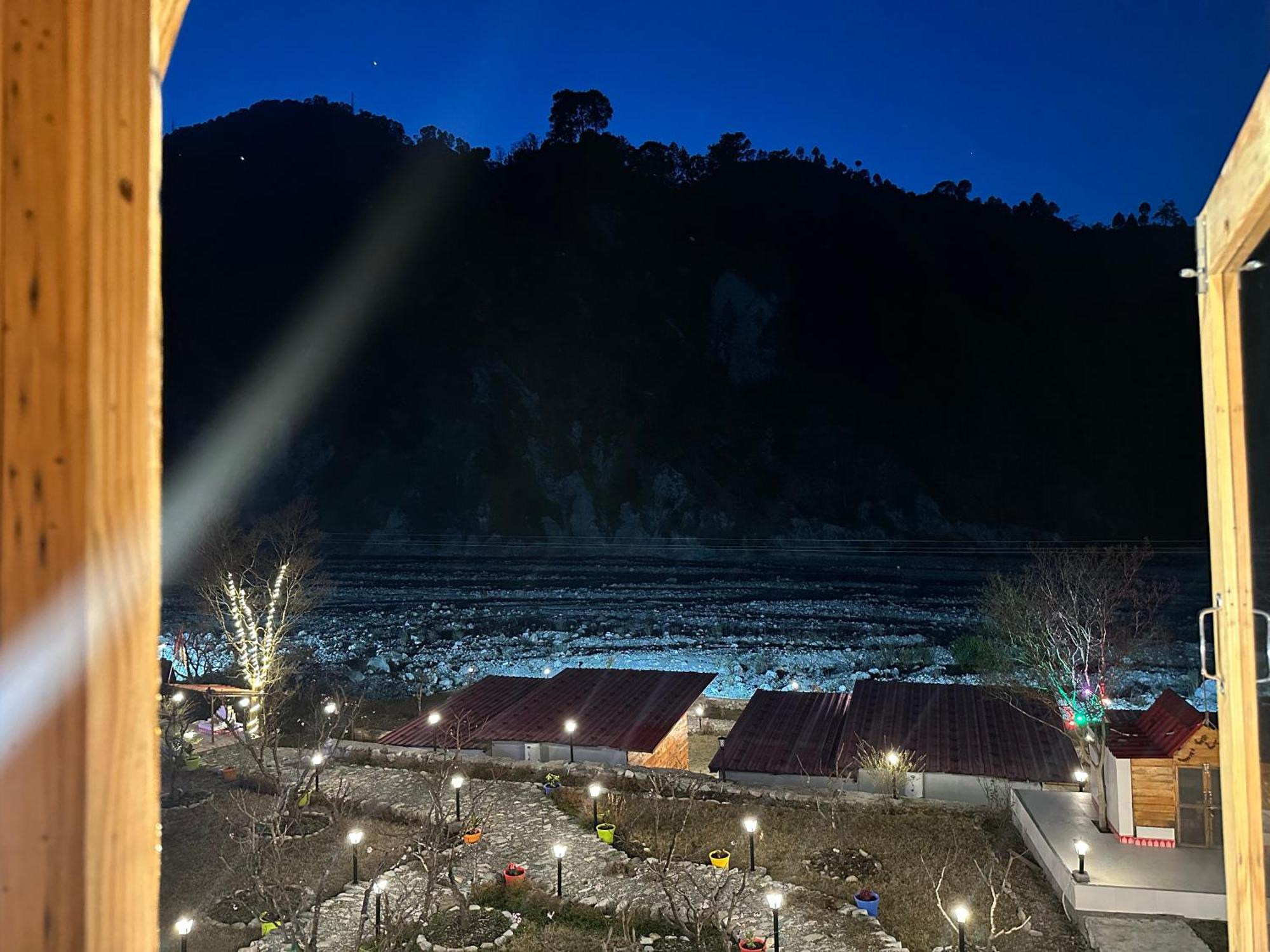 Cabana Riverside Resort - Kainchi Dham Nainital Exterior photo