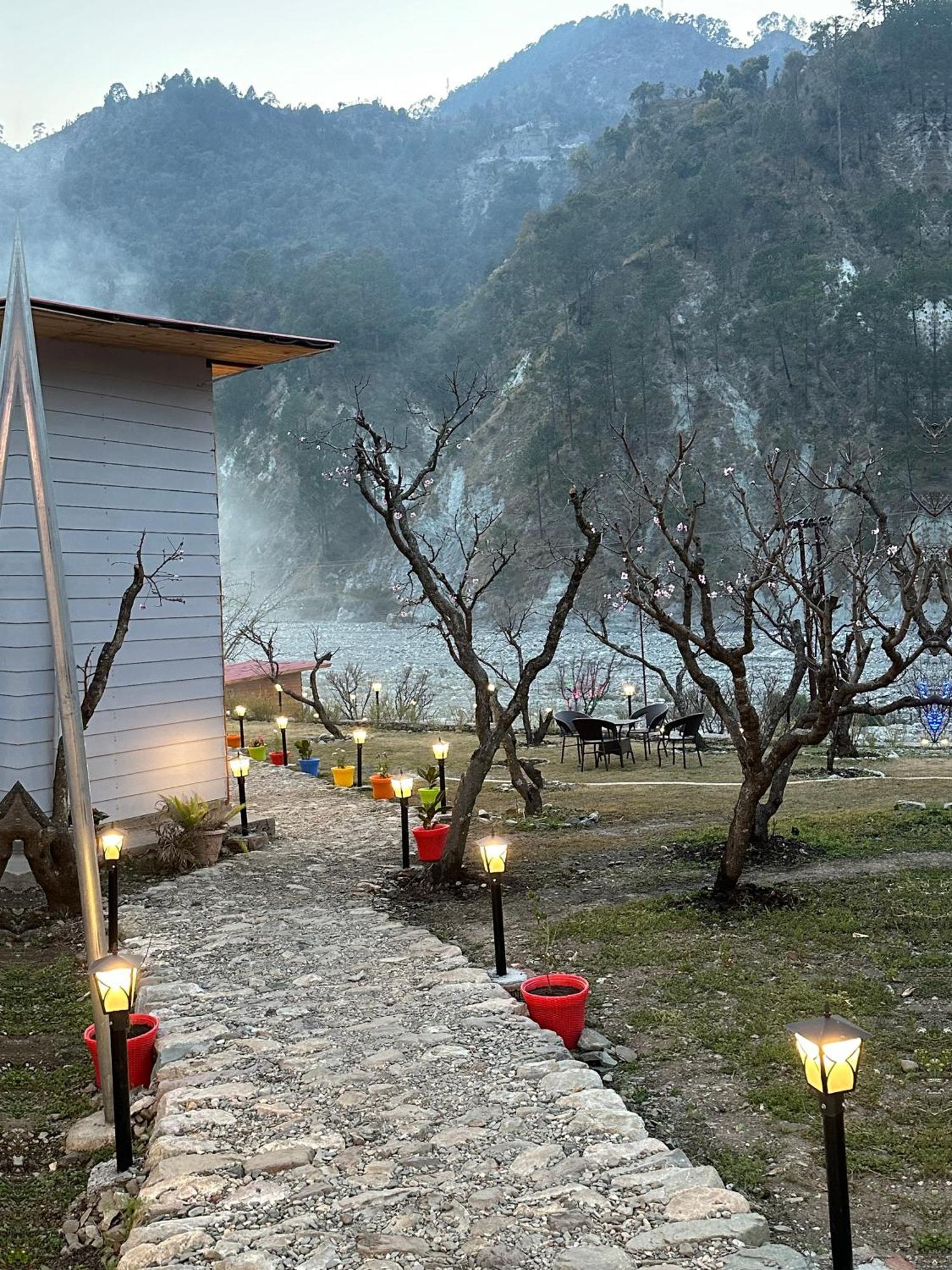 Cabana Riverside Resort - Kainchi Dham Nainital Exterior photo
