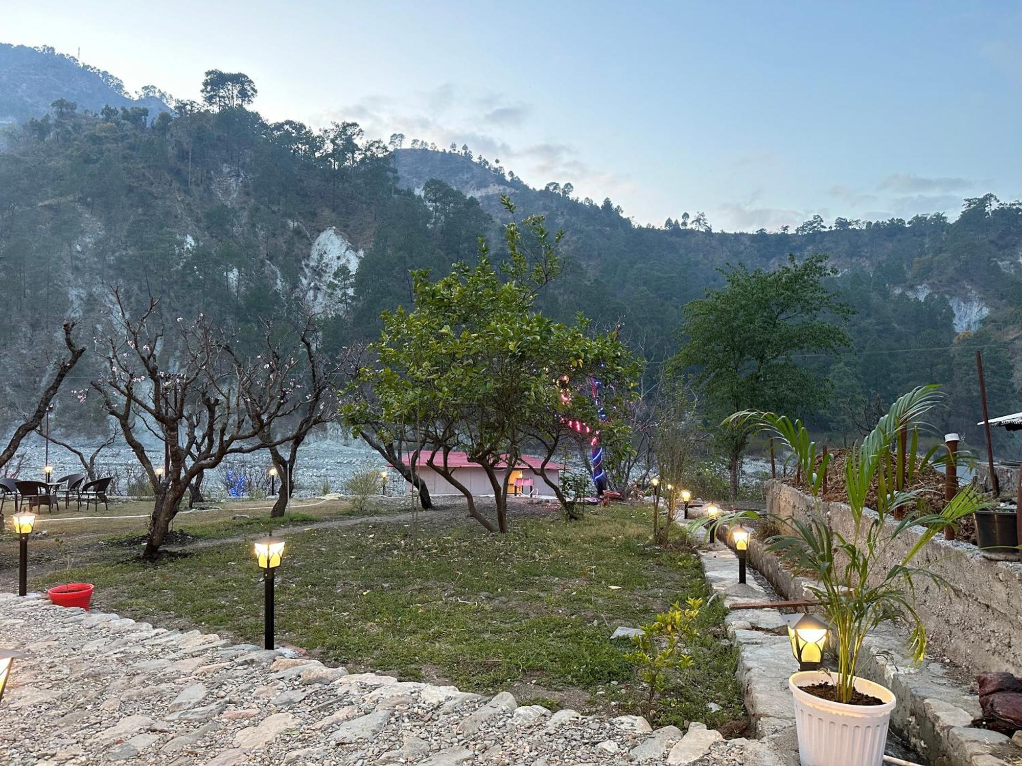 Cabana Riverside Resort - Kainchi Dham Nainital Exterior photo